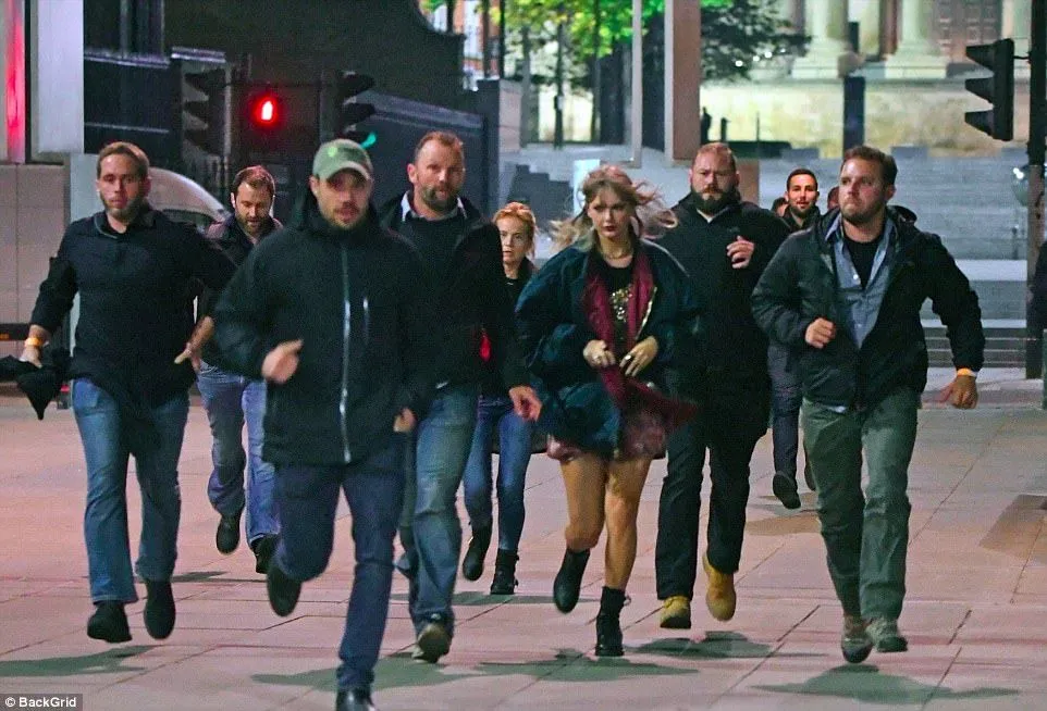 How Many Security Guards Does Taylor Swift Have